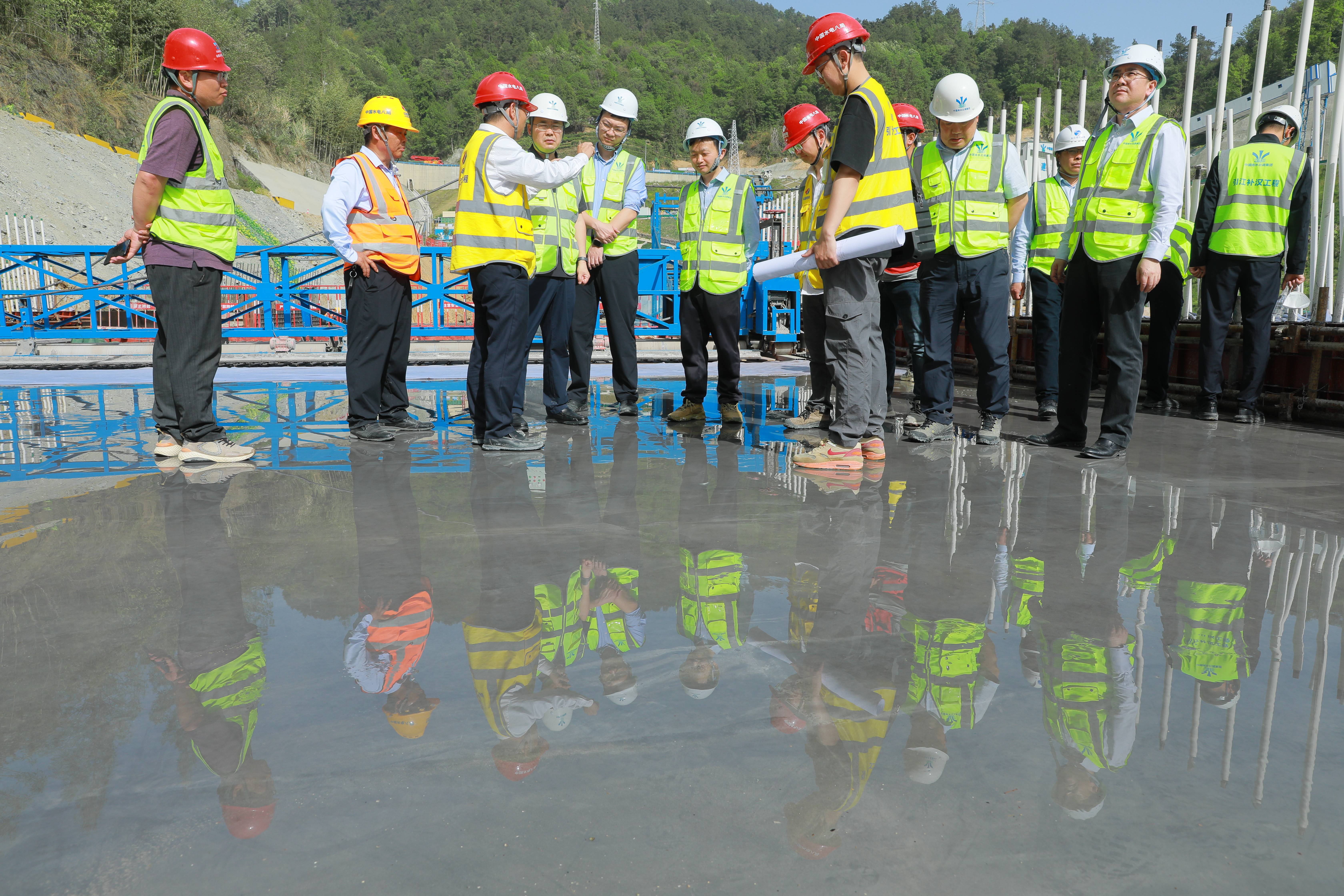 鏡面混凝土效果(1)